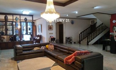Rumah 2 Lantai Rapih dan Terawat Dalam Komplek Di Jakarta Barat