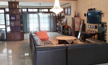 Rumah 2 Lantai Rapih dan Terawat Dalam Komplek Di Jakarta Barat