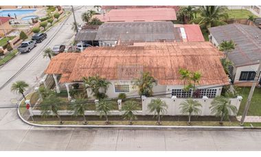 Casa en esquina brisas del golf, Gratamira, dorasol