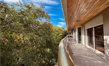 venta de semi-piso en calle Mitre.