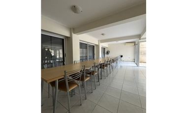 venta de semi-piso en calle Mitre.