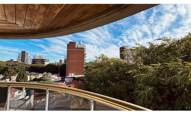 venta de semi-piso en calle Mitre.