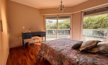 venta de semi-piso en calle Mitre.