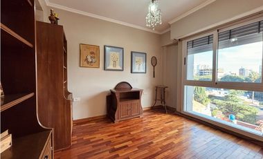 venta de semi-piso en calle Mitre.