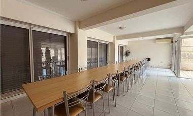 venta de semi-piso en calle Mitre.