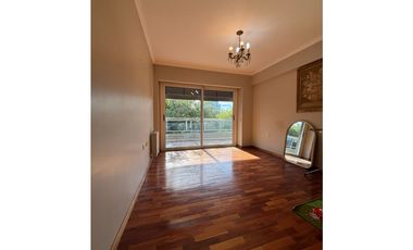 venta de semi-piso en calle Mitre.