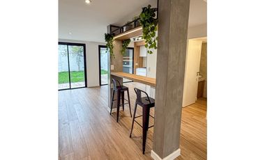 CHALET 4 AMBIENTES. CHAUVIN.