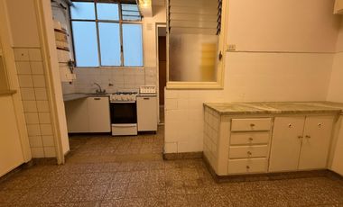 Venta Departamento 3 ambientes con Dependencia en zona Centro
