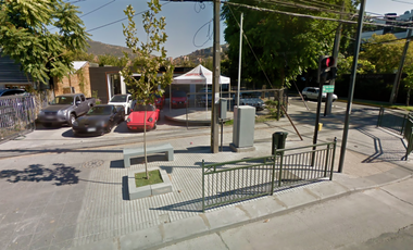 Local Comercial en Arriendo en Av. Vitacura / La Aurora