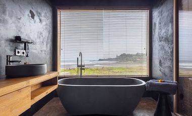 DIJUAL – Vila Mewah Tepi Pantai dengan Pemandangan Laut - VSFN