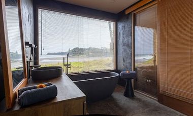 DIJUAL – Vila Mewah Tepi Pantai dengan Pemandangan Laut - VSFN