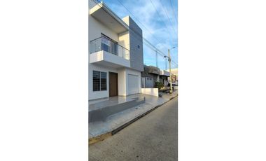 SE VENDE HERMOSA CASA DE DOS PISOS ZONA OCCIDENTE DE MONTERIA