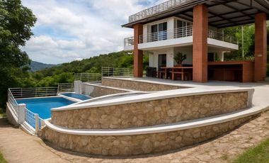 Venta Casa Campestre Vacacional en Silvania