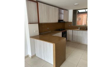 CASA PARA RENTA EN LA ESTRELLA