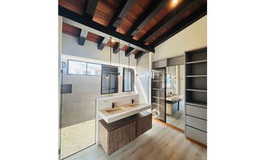 Casa campestre en unidad cerrada vía San Antonio la Ceja [cm]