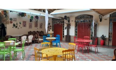 LOCAL COMERCIAL A PUERTA CERRADA CENTRO DE NEGOCIOS CASA VIRREYES