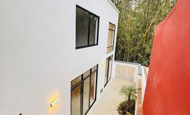 Casa en nueva en venta muy cerca de Av. Araucarias y Parque el Huarache