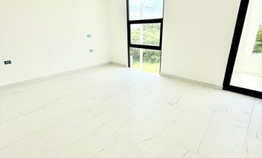 Casa en venta: Jardín, recámara en planta baja y acabados premium- Monte Magno