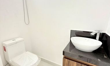 Casa en venta: Jardín, recámara en planta baja y acabados premium- Monte Magno