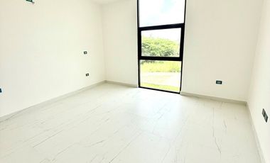 Casa en venta: Jardín, recámara en planta baja y acabados premium- Monte Magno