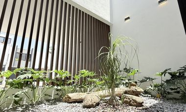 Casa en venta con 3 habitaciones, cada una con baño propio y diseño minimalista