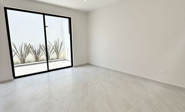 Casa en venta con 3 habitaciones, cada una con baño propio y diseño minimalista