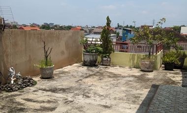 Rumah Bagus Strategis Tengah kota Jajar Laweyan Solo