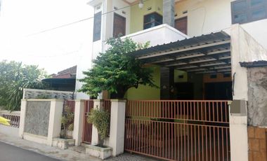 Rumah Bagus Strategis Tengah kota Jajar Laweyan Solo