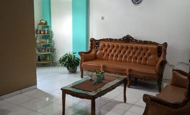 Rumah Bagus Strategis Tengah kota Jajar Laweyan Solo