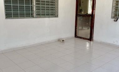 Venta de casa en la playa de una planta con piscina