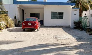 Venta de casa en la playa de una planta con piscina