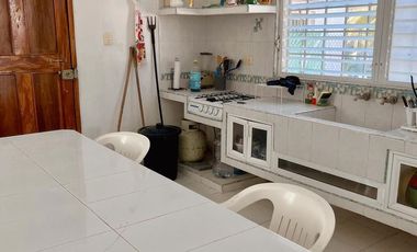 Venta de casa en la playa de una planta con piscina