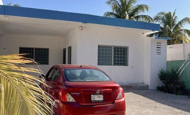 Venta de casa en la playa de una planta con piscina