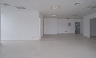 Venta en Remate de Oficina en Via Brasil, PH Brazil 405