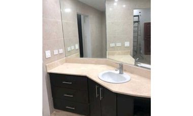 CASA EN HATO PINTADO DE 3 NIVELES  435M2 REMODELADA