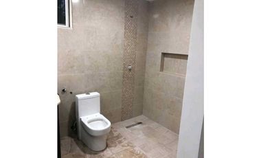 CASA EN HATO PINTADO DE 3 NIVELES  435M2 REMODELADA