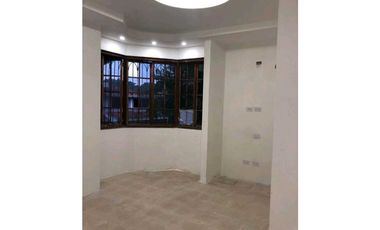 CASA EN HATO PINTADO DE 3 NIVELES  435M2 REMODELADA