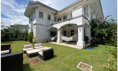 SE VENDE CASA EN SANTA MARIA - FAIRWAY ESTATES - 7141DM