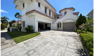 SE VENDE CASA EN SANTA MARIA - FAIRWAY ESTATES - 7141DM