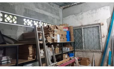 PARQUE LEFEVRE / SANTA ELENA / 437M / LOCAL CON OFICINAS Y BODEGA JC