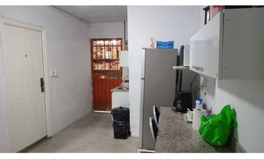 PARQUE LEFEVRE / SANTA ELENA / 437M / LOCAL CON OFICINAS Y BODEGA JC