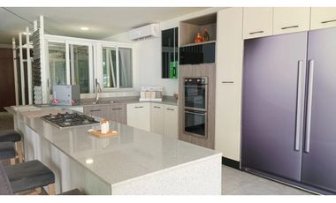 PARQUE LEFEVRE / SANTA ELENA / 437M / LOCAL CON OFICINAS Y BODEGA JC