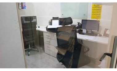 PARQUE LEFEVRE / SANTA ELENA / 437M / LOCAL CON OFICINAS Y BODEGA JC