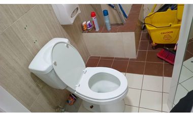 PARQUE LEFEVRE / SANTA ELENA / 437M / LOCAL CON OFICINAS Y BODEGA JC