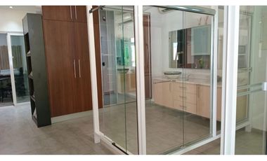 PARQUE LEFEVRE / SANTA ELENA / 437M / LOCAL CON OFICINAS Y BODEGA JC