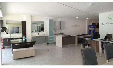 PARQUE LEFEVRE / SANTA ELENA / 437M / LOCAL CON OFICINAS Y BODEGA JC