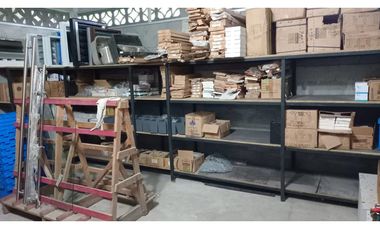 PARQUE LEFEVRE / SANTA ELENA / 437M / LOCAL CON OFICINAS Y BODEGA JC