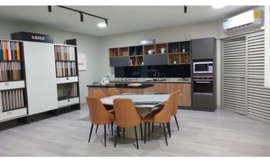 PARQUE LEFEVRE / SANTA ELENA / 437M / LOCAL CON OFICINAS Y BODEGA JC