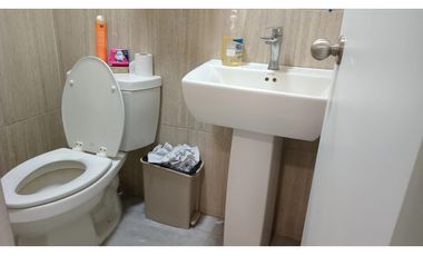 PARQUE LEFEVRE / SANTA ELENA / 437M / LOCAL CON OFICINAS Y BODEGA JC