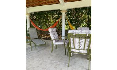 SEA CONFIABLE VENDE CASA CON PISCINA EN CORONADO